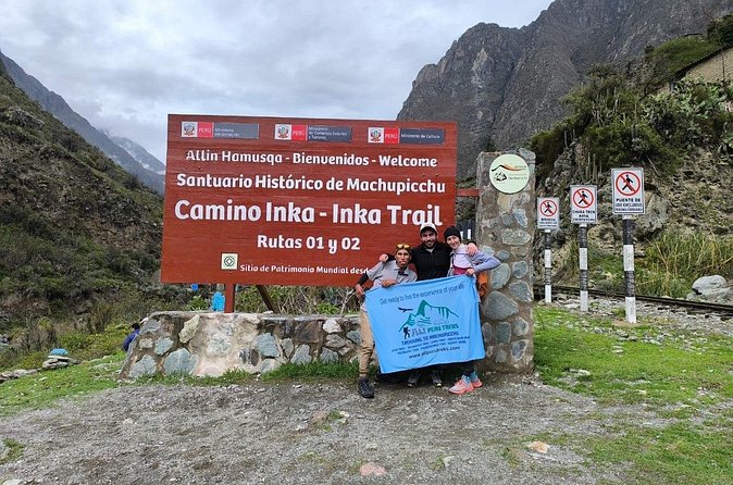 Classic Inca Trail 4D/3N to Machupicchu - Day four: arriving through the Sun Gate
