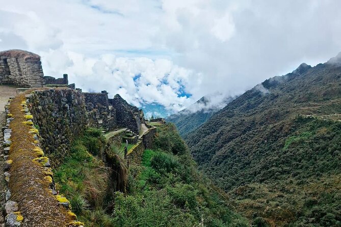 Classic Inca Trail Tour 4 days - Guides, Cooks, and Porters Make the Difference