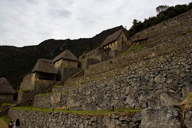 Complete tour from Cusco to Machu Picchu by Train - Guides, communication, and organization