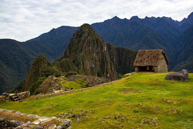 Complete tour from Cusco to Machu Picchu by Train - Ollantaytambo and the train ride beside the river