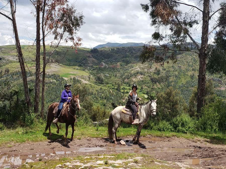 Cusco: 3-Hour Horse Riding Tour to the Temple of the Moon - What the guide adds to the experience