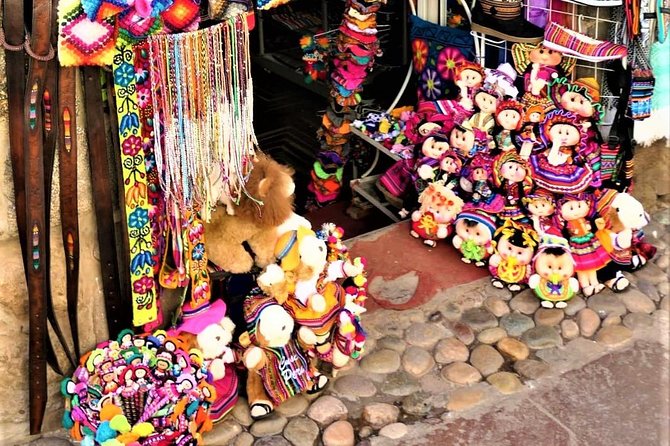 Cusco by Night: Walking tour, Pisco Sour Lesson, Dinner - San Blas, artisan streets, and a colonial church