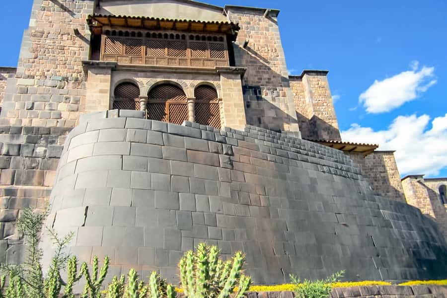 Cusco: City and Nearby Ruins 5-Hour Guided Tour - Guides, language, and group size