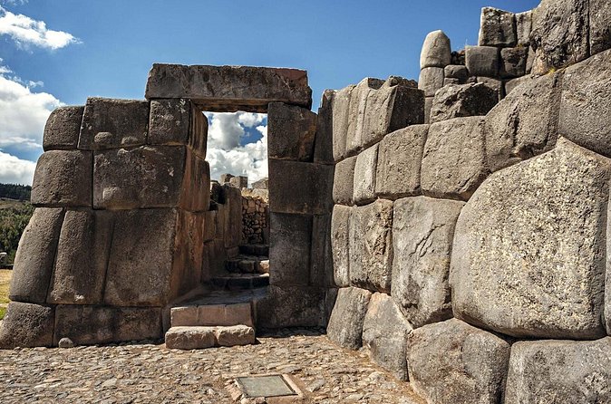Cusco City Small Group Tour - Sacsayhuamán: giant stones above Cusco