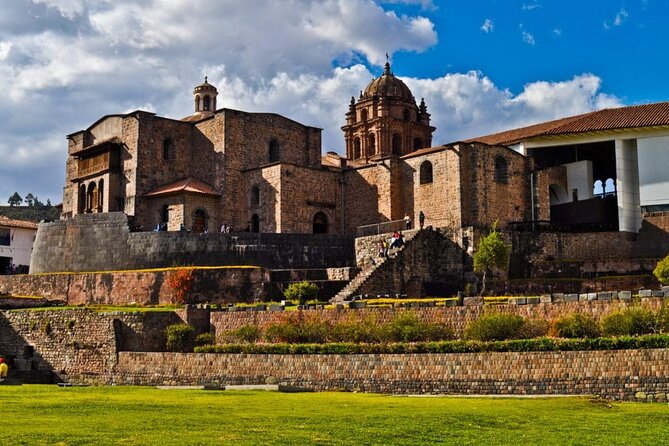 Cusco city tour - Qenqo offers a quieter ceremonial pause