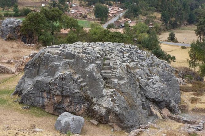 Cusco City Tour And Ruins Around (group Tour - Economical Option) - Q’enqo and Puka Pukara, two very different ruins