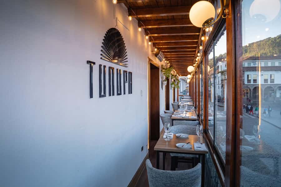 Cusco: Folkloric Andean Show & 3-Course Dinner at Tunupa - A three-course taste of Peruvian cooking