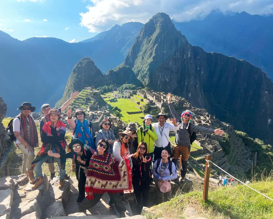 CUSCO: Full Day All Included Private Machu Picchu Experience - The two-hour train to Aguas Calientes
