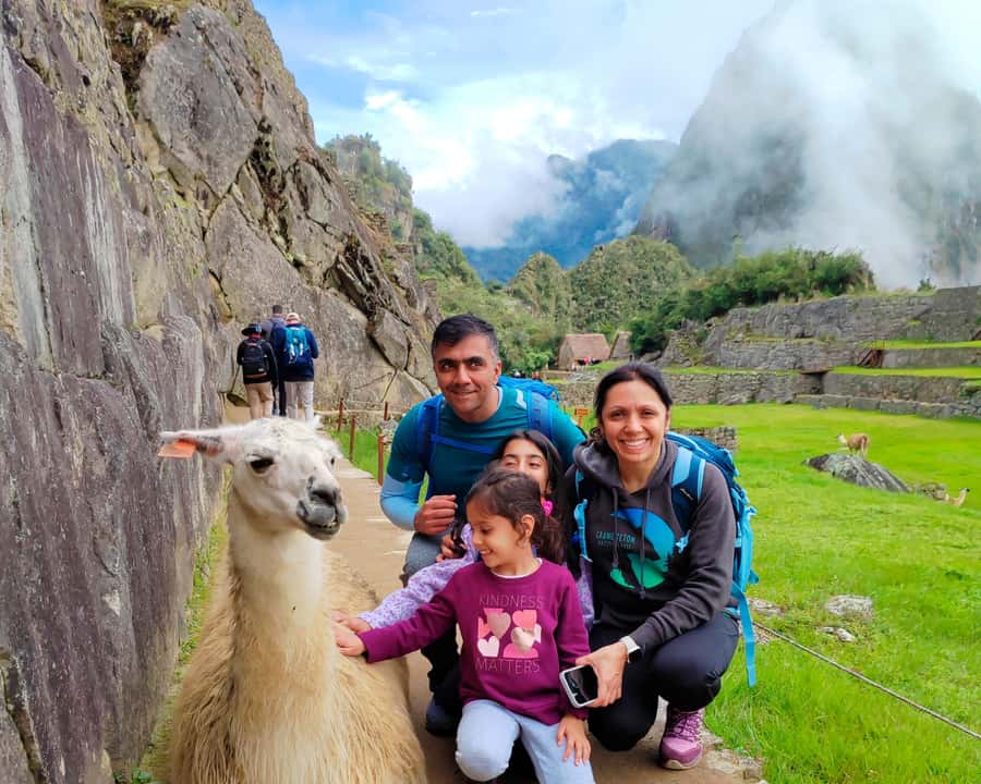 CUSCO: Full Day All Included Private Machu Picchu Experience - Two and a half hours inside Machu Picchu