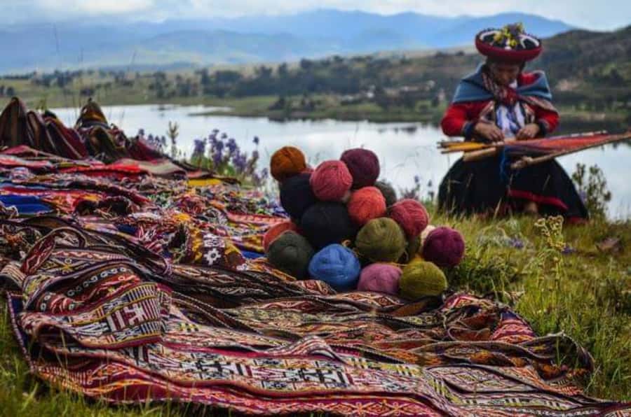 Cusco: Full-Day Tour of The Sacred Valley With Lunch - Chinchero’s Inca Wall, Temple, and Textiles