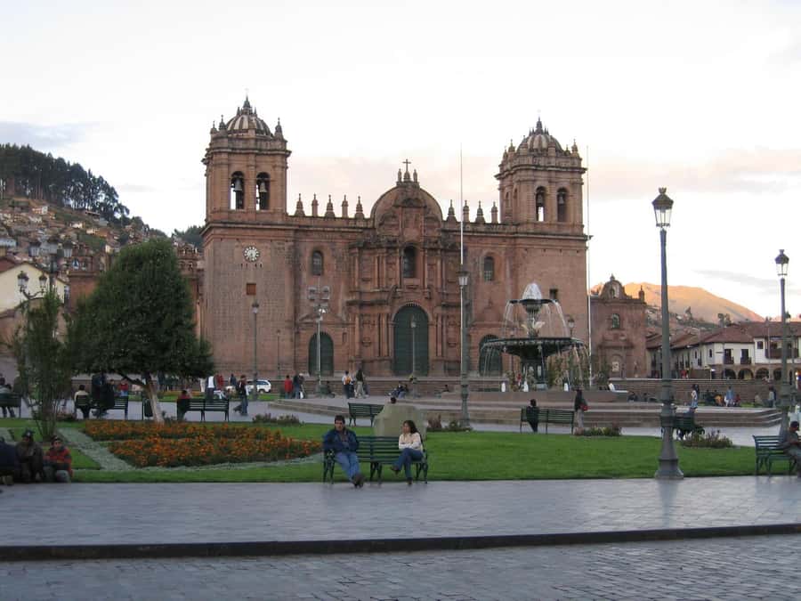 Cusco: Half-Day Historic City Tour - Qoricancha explains the Inca view of the sun