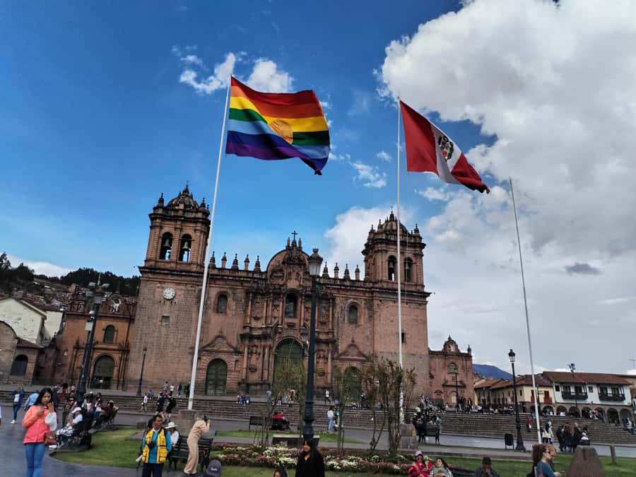 Cusco: Historic Walking Tour & Scenic Views with local drink - Coricancha and the engineering of the Inca
