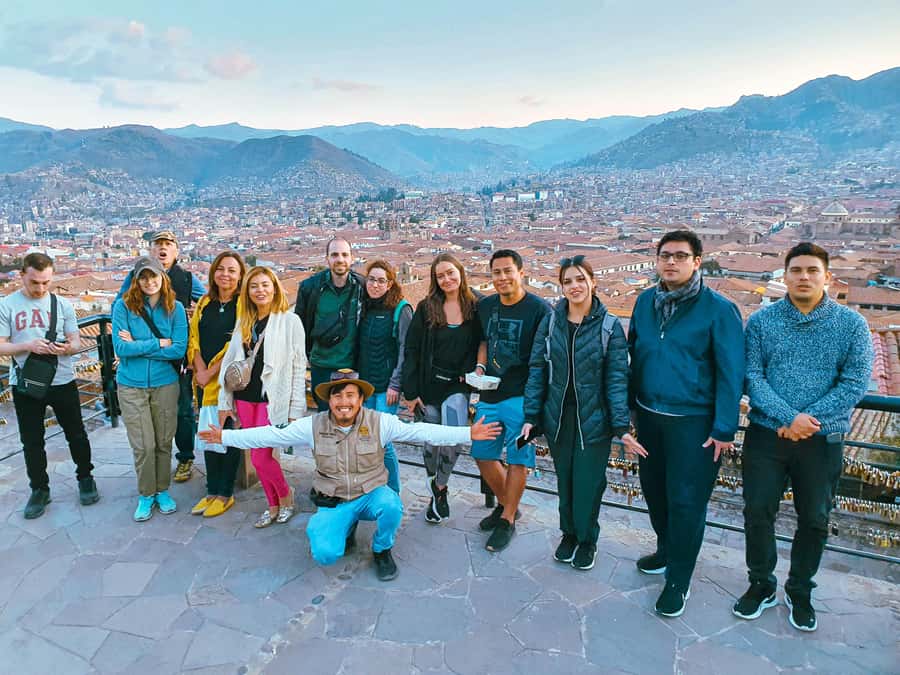Cusco: Historic Walking Tour with Pisco Sour and Music Show - San Blas and the uphill side of Cusco