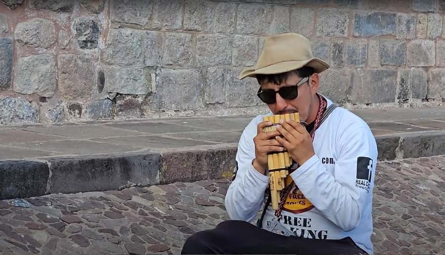 Cusco : Historical walking tour and tourist lookout point and Andean music show - A practical first look at Cusco for $10