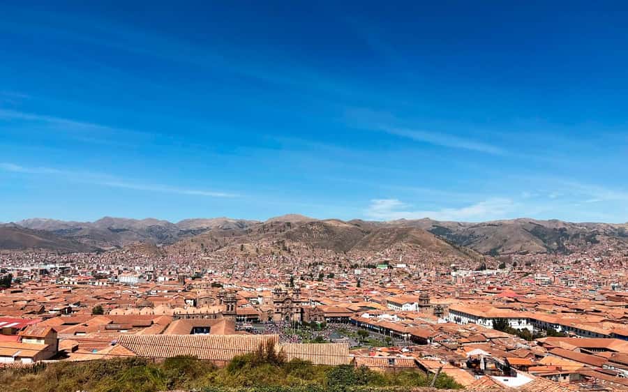Cusco : Historical walking tour and tourist lookout point and Andean music show - Plaza de Armas and Calle Loreto set the scene