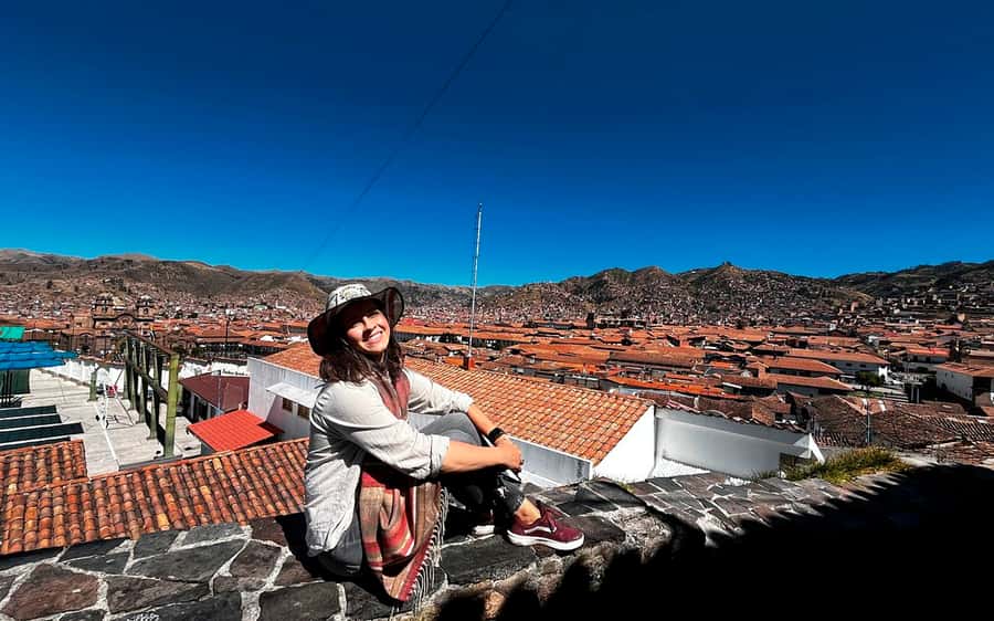 Cusco : Historical walking tour and tourist lookout point and Andean music show - San Blas adds art, slopes, and local character