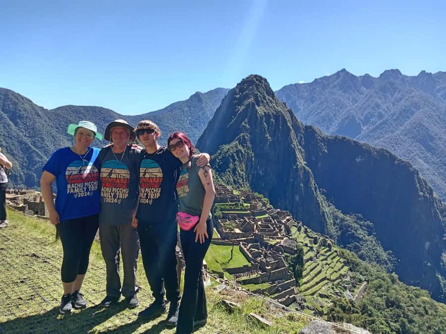 Cusco: Machu Picchu Day Trip with Train + Entrance ticket - The panoramic train to Aguas Calientes