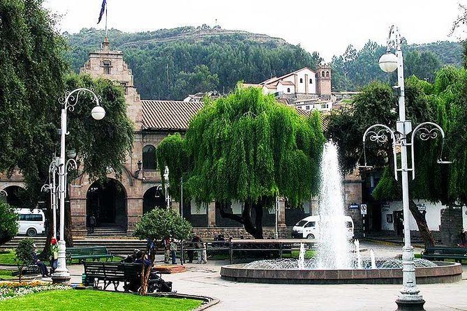 Cusco Markets and Ruins Small Group Tour - Cristo Blanco, San Blas, and the walk back down