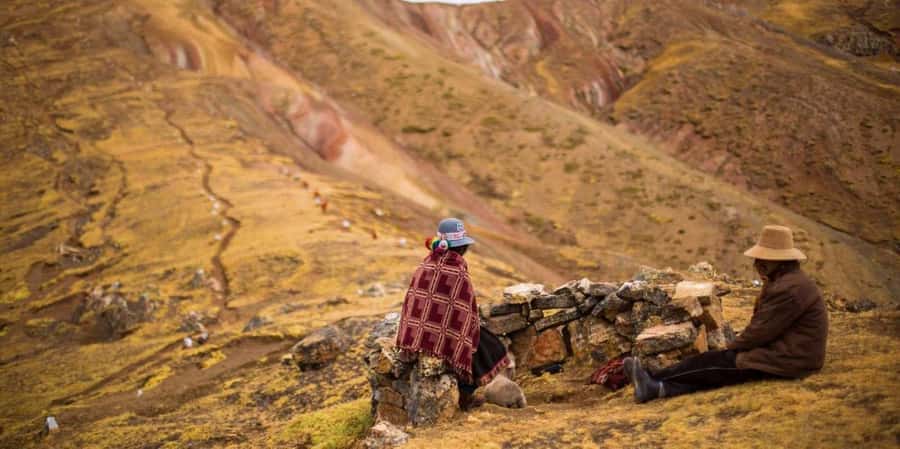 Cusco : Palcoyo - Rainbow Mountain Hidden Sister - Time for photographs without a crowded viewpoint