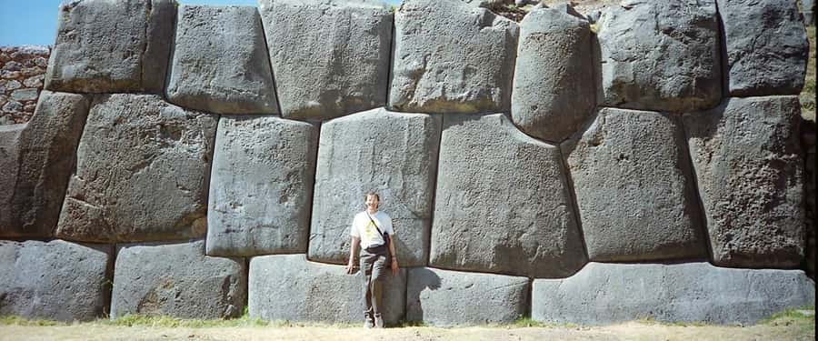 Cusco: Private City Tour and Saksaywaman Visit with Transfer - Cusco Cathedral and the weight of colonial art