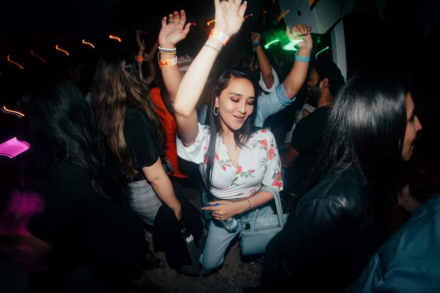Cusco: Pub Crawl with Skip-the-Line Access and Drinks - Skip-the-Line Entry and Club Time