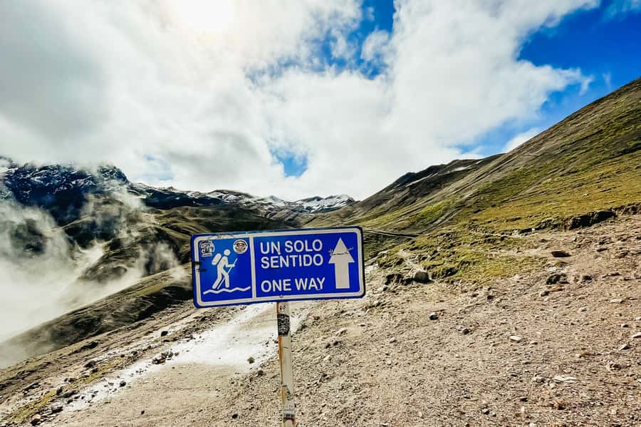 Cusco: Rainbow Mountain and Red Valley Day Trip with Meals - The optional walk to Red Valley