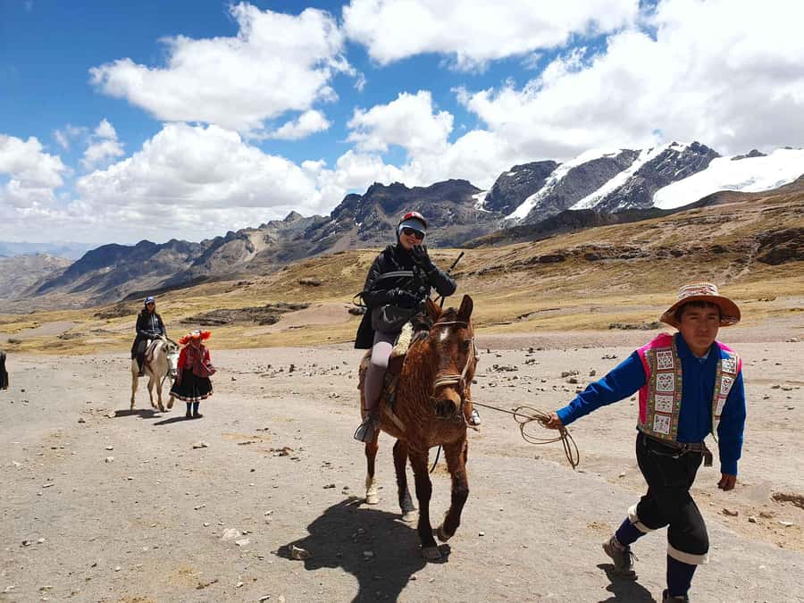 Cusco: Rainbow Mountain Horseback Riding Tour + lunch - The 4:00 am start sets the tone