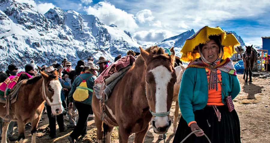 Cusco: Rainbow Mountain & Red Valley tour with Meals - Why this $29 tour can be good value