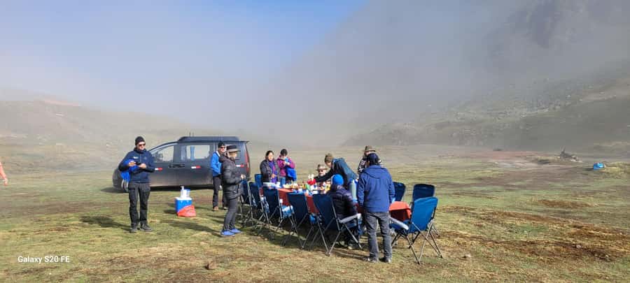 Cusco: Rainbow Mountain & Red Valley Tour with Picnic meals - The one-hour return and picnic lunch