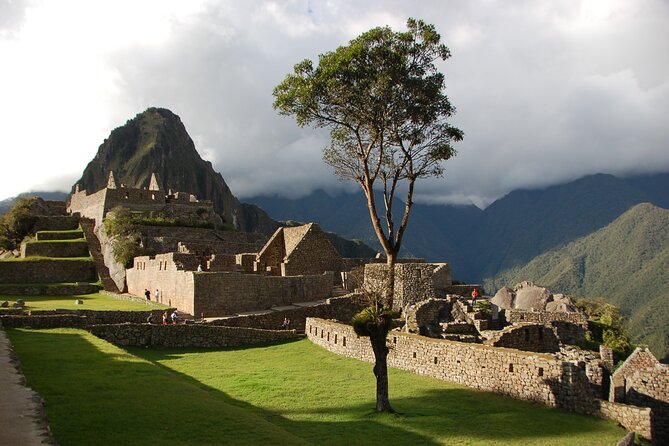 Cusco Sacred Valley and Machupicchu 4 Days - The 4 a.m. start and the train to Machu Picchu