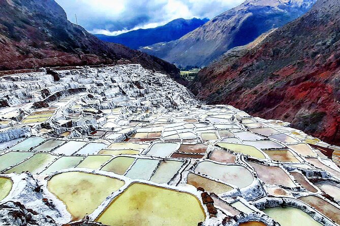 Cusco Sacred Valley VIP, Moray, Salineras, Ollantaytambo, Pisaq - Buffet lunch in Urubamba