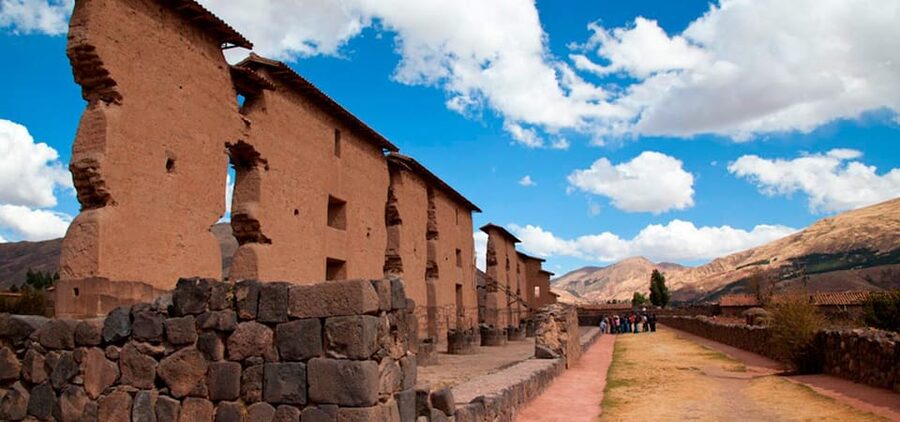 Cusco: Scenic Route of the Sun to Puno with Buffet Lunch - Lunch in the Andes at 11:35 AM