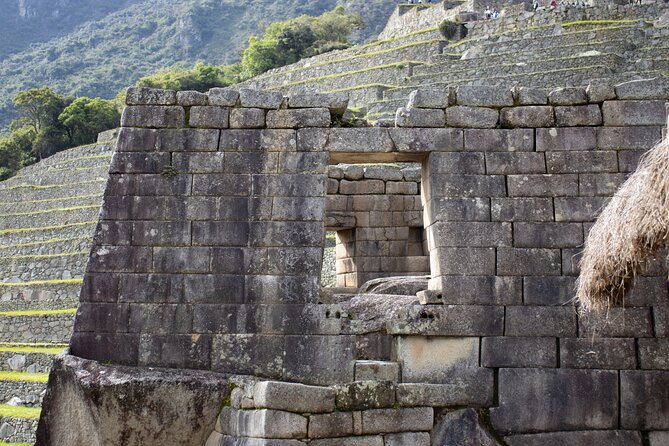 Cusco to Machu Picchu Full-Day Tour : Vistadome & Observatory Train - Lunch and free time in Aguas Calientes