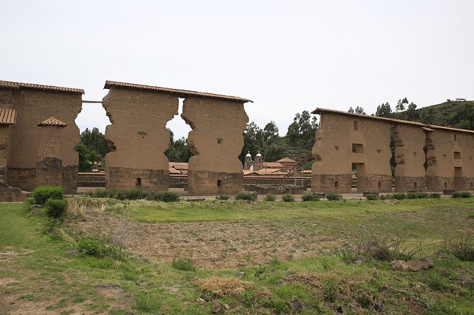 Cusco to Puno Tourist Bus with Cultural Stops and Lunch - A buffet lunch in Sicuani