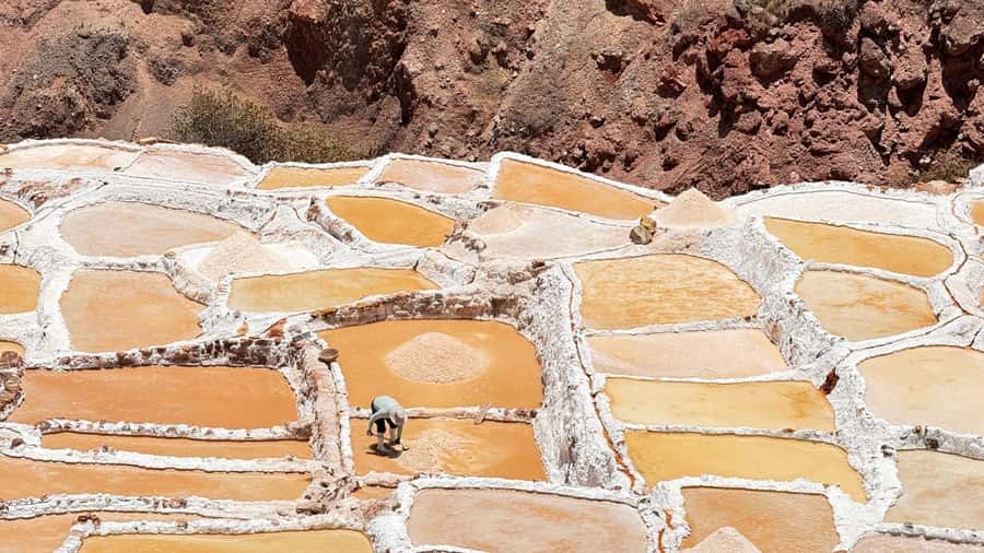 Cusco: Valle Sagrado VIP, Maras, Moray y Almuerzo Buffet - Transport, guiding, and the real pace