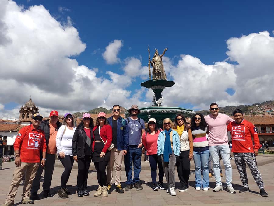 Cusco Walking Tour: Downtown, Sun Temple & San Blas Views - Plaza de Armas and the Four Roads of Tawantinsuyo