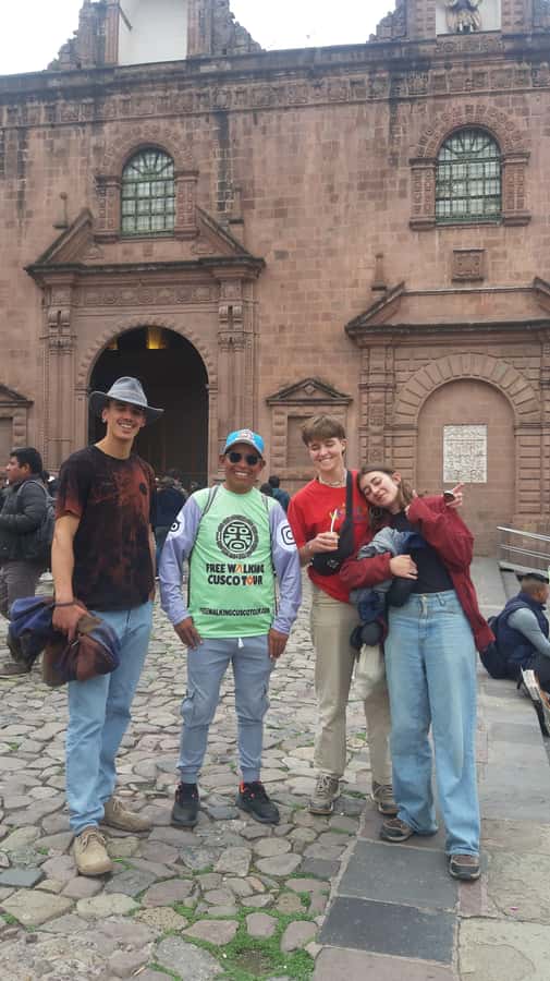 Cusco: Walking Tour with a Local Guide - Loreto Street and the details between major sights