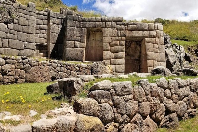 Cuzco city tour - Sacsayhuaman: huge stones above Cusco