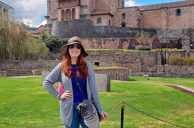 Cuzco City Tour and Archaeological Ruins in Half Day - Q’enqo: a smaller site with a religious purpose
