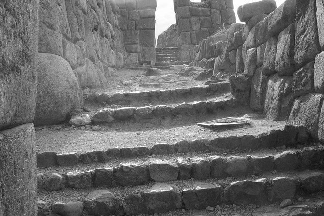 Day Hike Cusco Historical Outskirts - Starting at Tambomachay’s water terraces