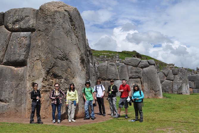Day Hike Cusco Historical Outskirts - Walking through farms toward Q’enqo
