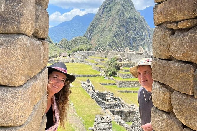Day Trip by Train to Machu Picchu - Small Group - The pre-dawn transfer to Ollantaytambo