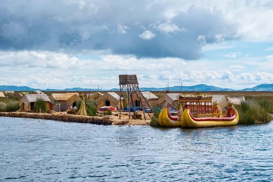 Day Trip to Uros Floating Islands and Amantani Island - Leaving Puno for the floating islands