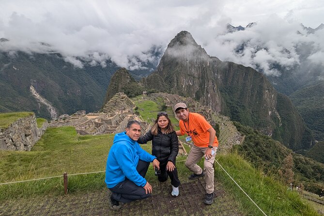 Excursion to Machupicchu from Cusco || Private Service || - A guided visit that keeps the site in focus
