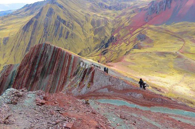 Excursion to Pallay Punchu from Cusco with Coca Ceremony Private. - The private guide and the value of the $120 price