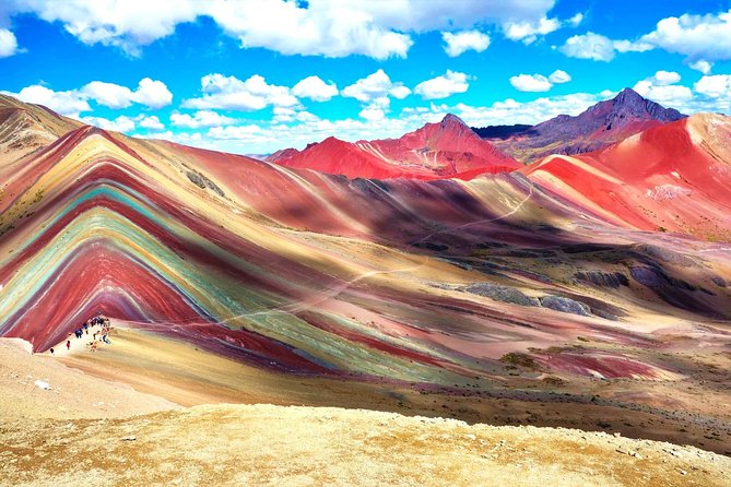 Excursión to Rainbow Mountain with Coca Ceremony | Prívate Tour | - The return walk and lunch in Cusipata