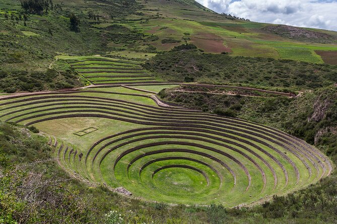 Excursion to the Sacred Valley of the Incas - Urubamba lunch breaks up the long morning