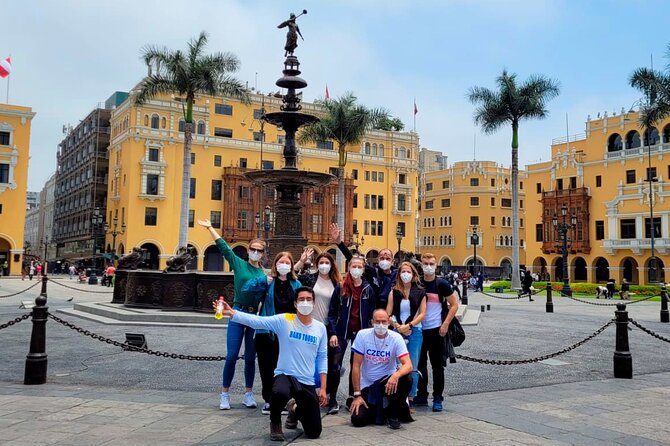 Fantastic Lima: City Tour + Magic Water Show + Local Dinner - The Magic Water Circuit after sunset