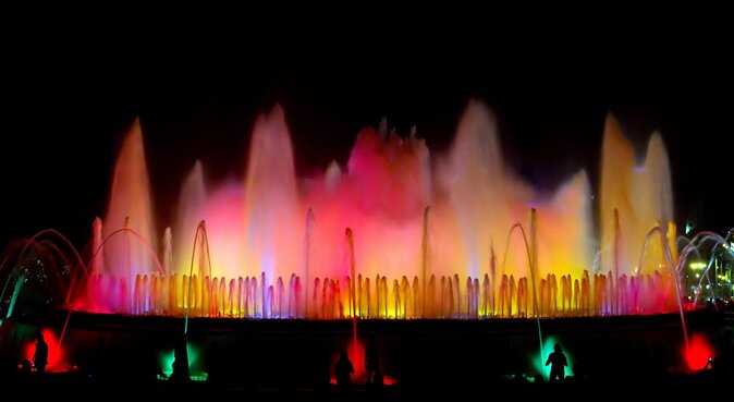 Fantastic Lima: City Tour + Magic Water Show + Local Dinner - Jirón de la Unión, balconies, and daily Lima