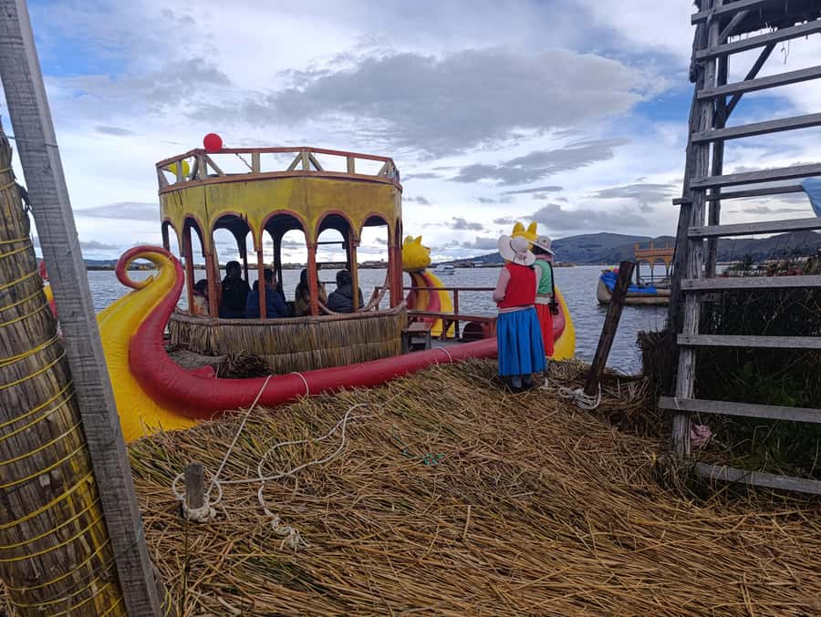 Floating Islands of Los Uros: Guided Tour, Culture and Tradition. - Timing, comfort, and who should skip it